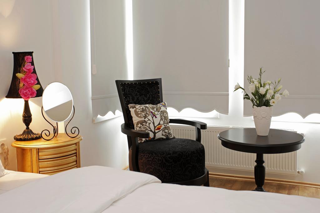 The White Swan Suites Beyoglu Istanbul Room photo