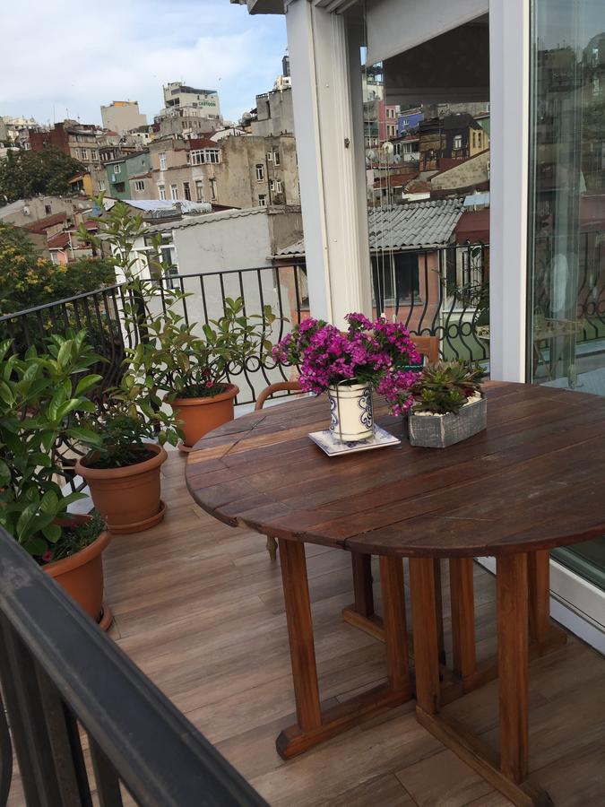 The White Swan Suites Beyoglu Istanbul Exterior photo